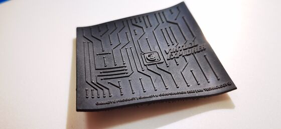 Velcro Clothing Bag Shoes Supplier Custom Design 3D Rubber PVC Waterproof Main Labels Patches