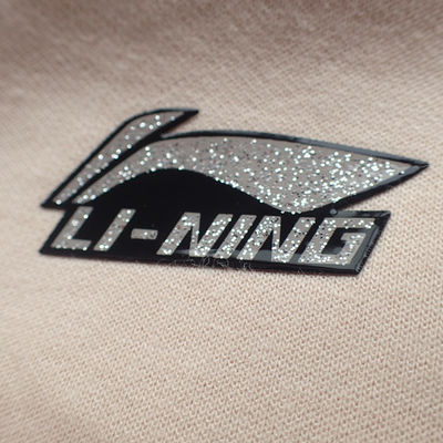 ซิลิโคนอ่อนถ่ายเทความร้อนเหล็ก 6 ซม. บนฉลากเสื้อผ้า