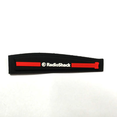 การตกแต่งโลโก้ 3D ป้ายเสื้อผ้ายางป้ายซิลิโคนพลาสติกสำหรับเสื้อยืด